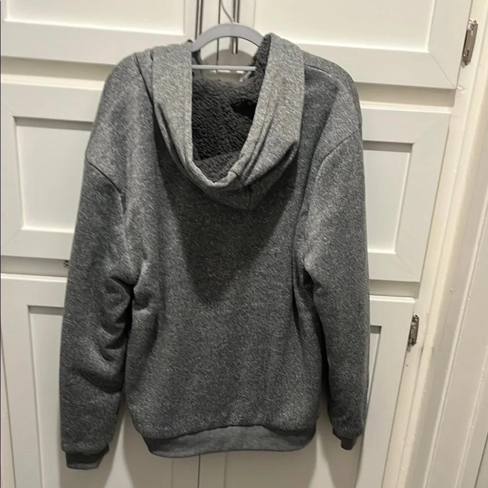 Gray Zip-Up Hoodie size Medium ❤️